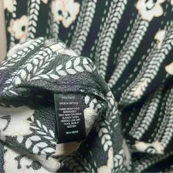 Express Women’s Size Large Black Flower Dress Long Sleeve with white poppy Print - Picture 6 of 6